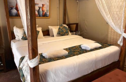 Arambol Hotel | Goya Gate Beach Resort