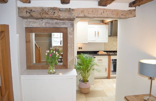 Stockport Cottage | GOYT COTTAGE, pet friendly, with open fire in Marple Bridge