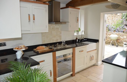 Stockport Cottage | GOYT COTTAGE, pet friendly, with open fire in Marple Bridge