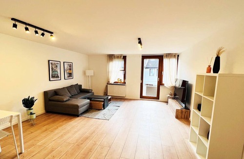 Uhingen Apartment | Gp03 - Ferienwohnung mit Balkon in Göppingen, 78 qm, 3,5 Zimmer, Max. 4 Personen