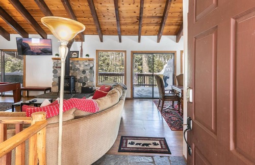 Kingswood Estates House | GR8 6BR Home! Hot Tub, Views, 10 Min to Lake, Hiking Trail!