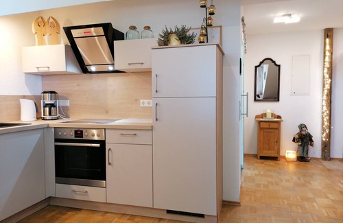Grainet Apartment | Grabmeier holiday flat - number 3’ with mountain view, balcony and Wi-Fi