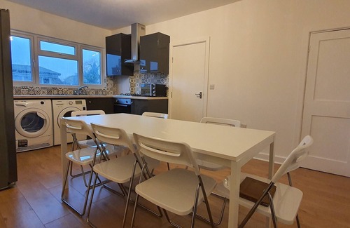 Ashford Apartment | Grace Apartments - Living Stone 2