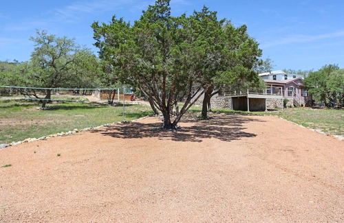 Blanco Cabin | Grace Cabin I Charming 2/1 in Blanco!