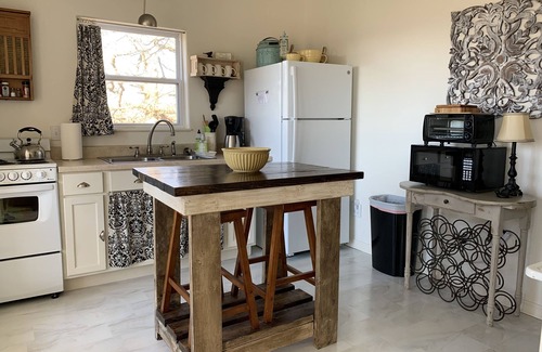 Sylvan Shores Cottage | Grace Cottage - Charming cottage on beautiful Beaver Lake