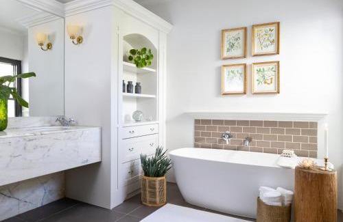 Robertson Villa | Grace House