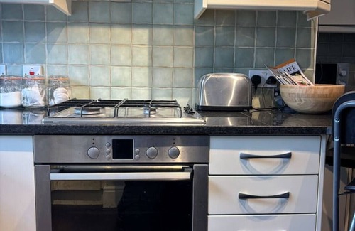 Tring House | Grace's Guesthouse Room 1