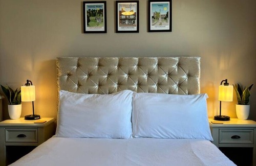 Tring House | Grace's Guesthouse Room 5