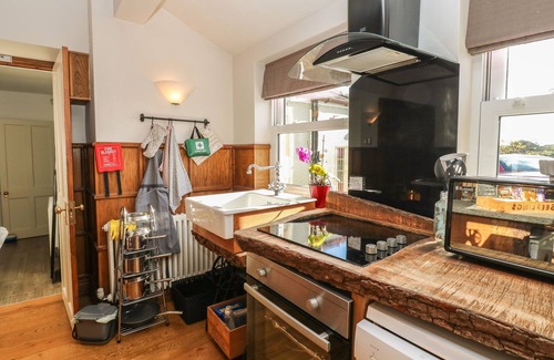 Hurworth-on-Tees House | GRACE'S RETREAT, pet friendly, with open fire in Hurworth-On-Tees