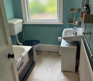Ellesmere Port Apartment | Grace Stays