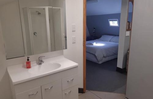 Athol Bed & Breakfast | Graceland B&B