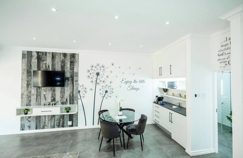 Benoni Hotel | Gracia de Dios