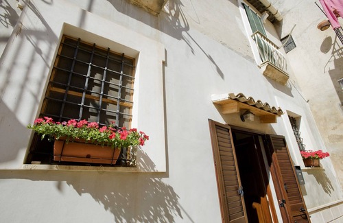 Scicli Apartment | Gracious dammuso between the baroque of the places of Montalbano