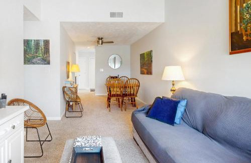 Hickory Apartment | Gracious Lookout