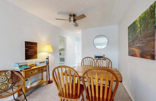 Hickory Apartment | Gracious Lookout