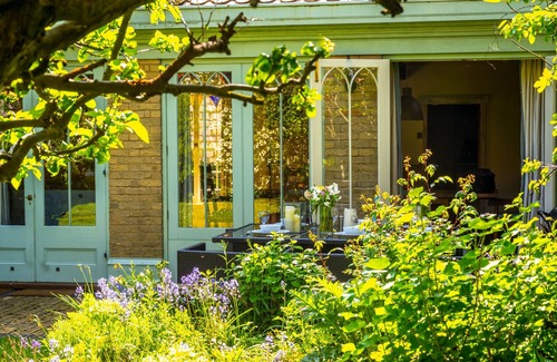 Burnham Market House | Grade II listed 6 bed Georgian House with walled gdn & parking