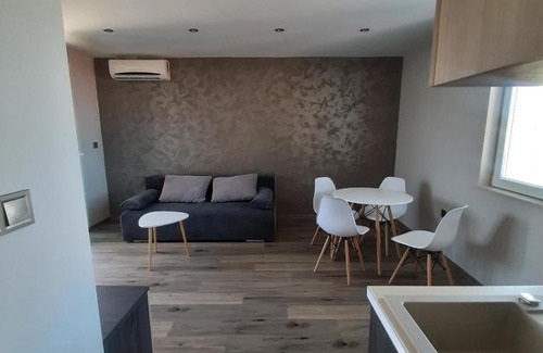 Chernomorets House | Gradina