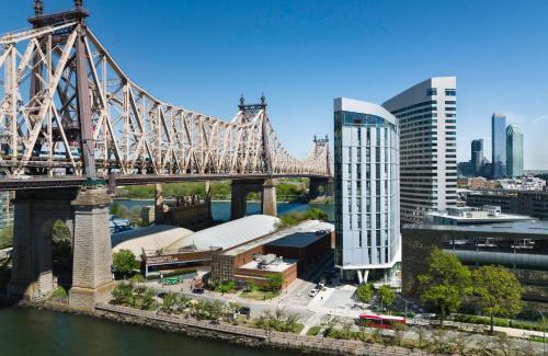 Snyder Square Hotel | Graduate by Hilton New York