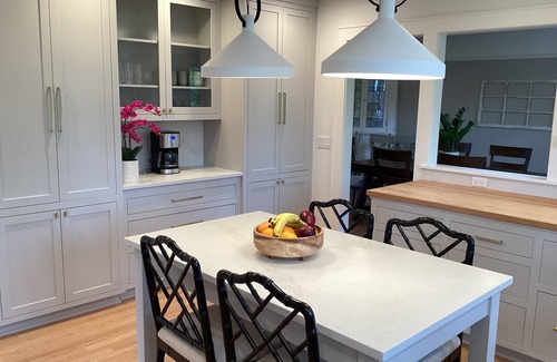Amazon House | GRADUATION '26 SLEEPS 9! Luxury Home, 3-5 min walk to Campus and Hayward Field
