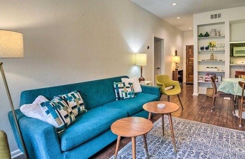 New Braunfels Apartment | Graham Haus River Condo Walk to Schlitterbahn!