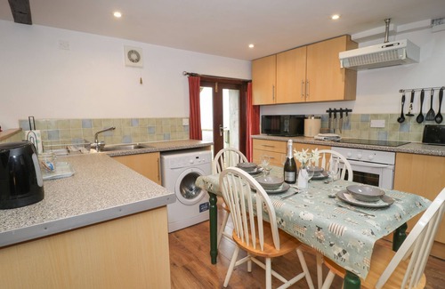 Pennant Melangell Cottage | GRAIG LAS THE BARN, pet friendly in Llanrhaeadr-Ym-Mochnant