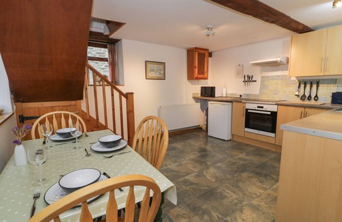 Pennant Melangell Cottage | GRAIG LAS THE STABLES, pet friendly in Llanrhaeadr-Ym-Mochnant
