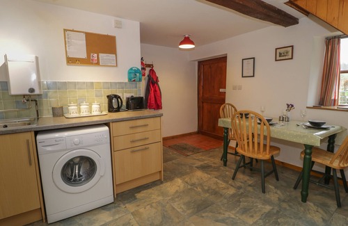Pennant Melangell Cottage | GRAIG LAS THE STABLES, pet friendly in Llanrhaeadr-Ym-Mochnant