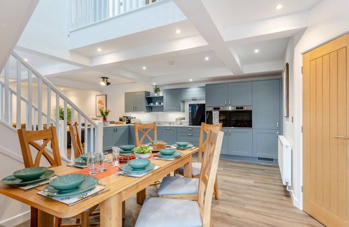 Kenn House | Grain Store - Orange Elephant