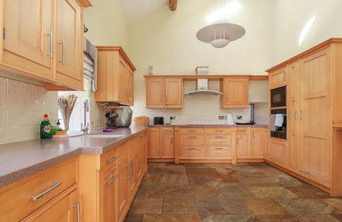 Fence Cottage | GRAINS BARN FARM, pet friendly, character holiday cottage in Fence