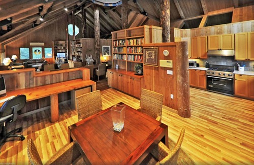 Friday Harbor House | Gramma's 2BR Home, Lake, Wooded, Hot Tub, Swim, Swings, Gated Estate, Gorgeous