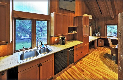 Friday Harbor House | Gramma's 2BR Home, Lake, Wooded, Hot Tub, Swim, Swings, Gated Estate, Gorgeous