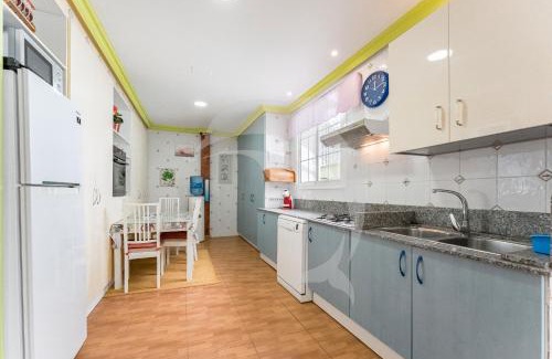 Arenas del Mar House | Gran Apto 69 Pax Pool Wifi Loft ad