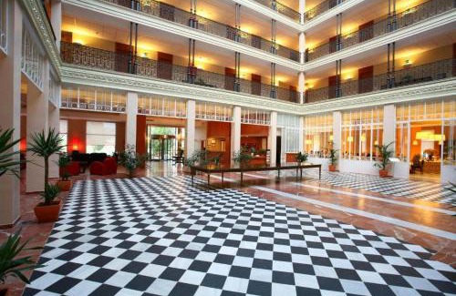 Alange Hotel | Gran Hotel Aqualange - Balneario de Alange