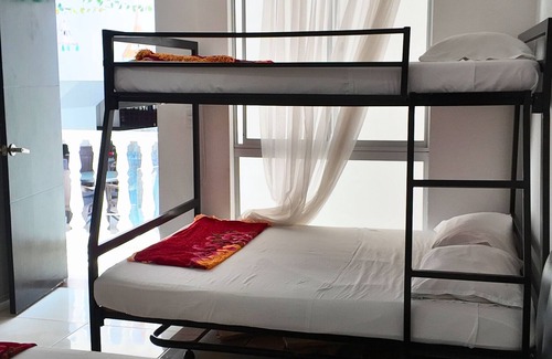 Mesitas del Colegio Hotel | Gran Hotel Los Angeles
