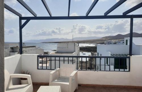 Caleta de Caballo Apartment | Gran terraza con muy bonitas vistas