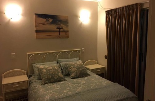 Margate Beach Apartment | Granada 105