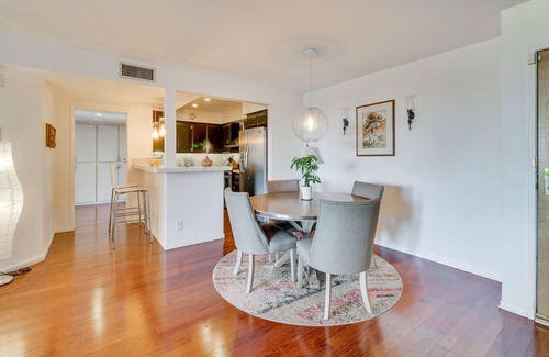Granada Hills South Condo | Granada Hills Condo w/Community Pool & Workspace