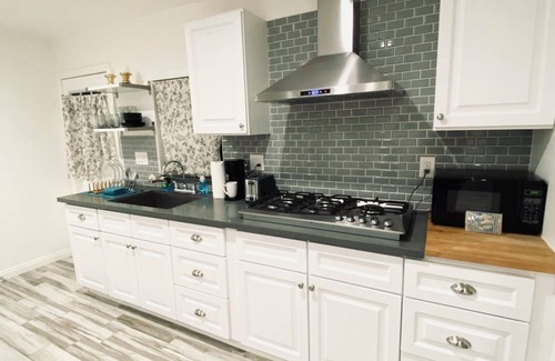 Granada Hills South Villa | Granada Villas for large groups Los Angeles