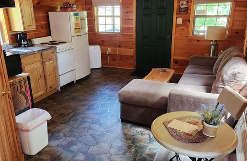 Clearville Cabin | Granary At Creekside Resort