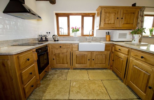 Alcester House | Granary at Oaks Barn Farm, Kadai fire bowl & optional hot tub, country location