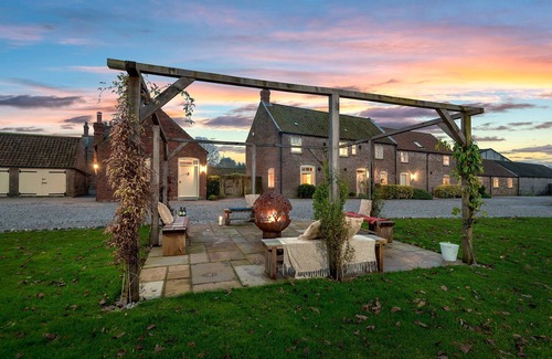 Beverley Cottage | Granary, Broadgate Farm Cottages - sl 6 in 3 bedrooms