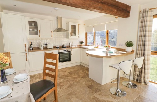 Northend Cottage | GRANARY COTTAGE, pet friendly, character holiday cottage in Gaydon