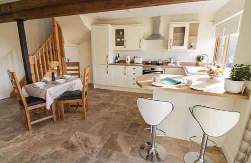 Northend Cottage | GRANARY COTTAGE, pet friendly, character holiday cottage in Gaydon