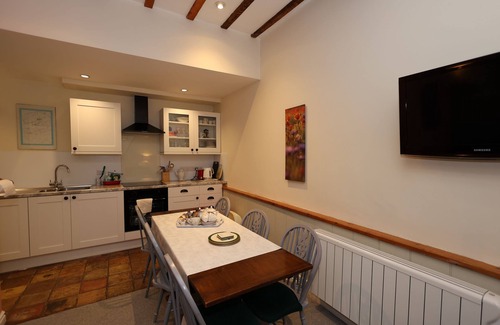 Spixworth Cottage | Granary Cottage - sleeps 8 guests in 3 bedrooms