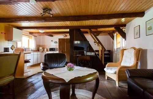 Nordburg House | Granary in the oak park, 107 m² and completely renovated