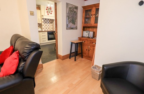 Windermere Cottage | GRANARY NOOK, pet friendly, with a garden in Windermere