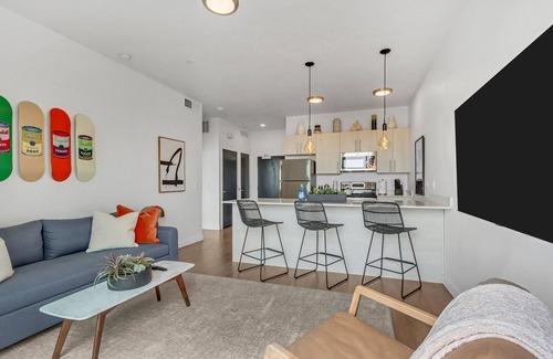 People's Freeway Apartment | Granary SLC King Penthouse+CoWorking Space