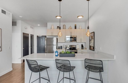 People's Freeway Apartment | Granary SLC King Penthouse+CoWorking Space