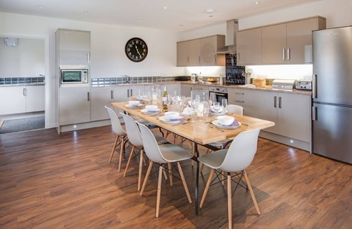 Gattonside House | GRANARY, sleeps 8, superb barn conversion. Outstanding views, near to Melrose