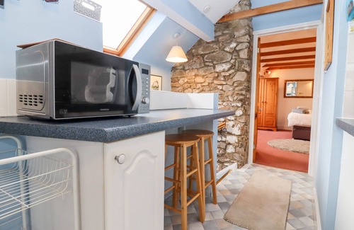 Huntley Cottage | GRANARY STUDIO, romantic, character holiday cottage in Newent